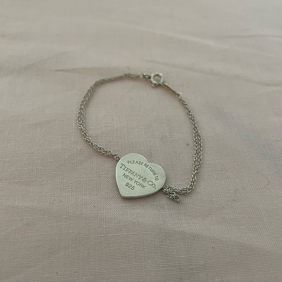 Heart Tag Double Chain Bracelet in Silver - Picture 3 of 7